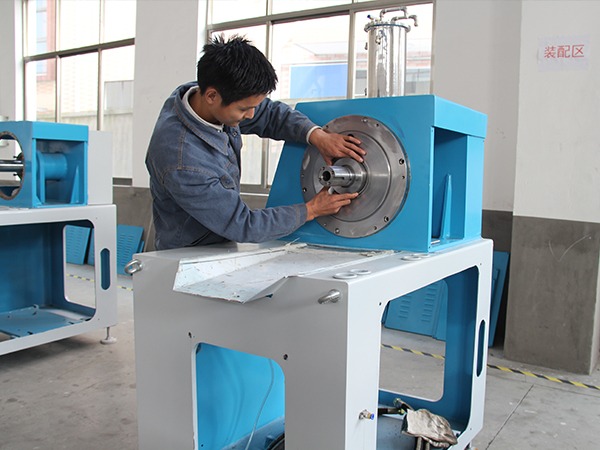 老司机免费视频機電員工風采